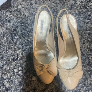 💯Authentic MIU MIU Crean  Leather Sandals whith heels sz36